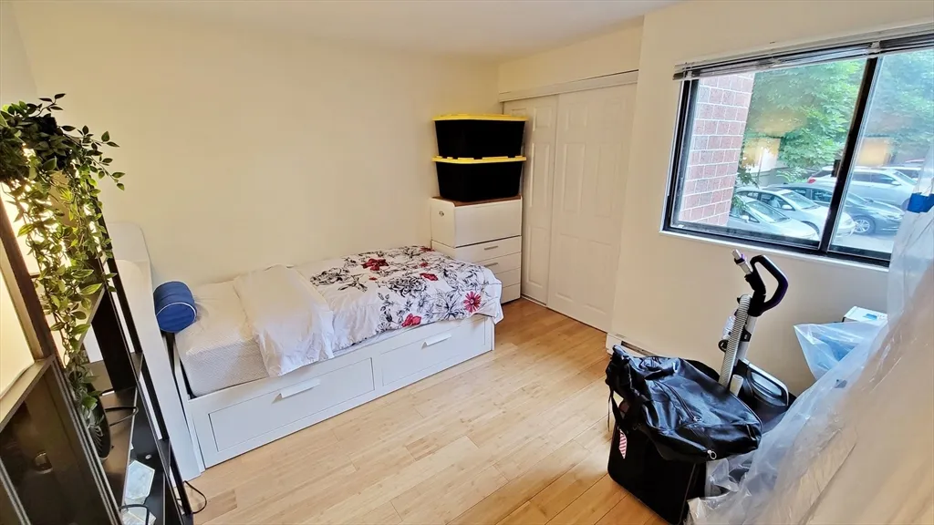 2 bed, 1.5 bath apartment for rent at 118 Centre St Unit 118, North Brookline — photo 8 of 15