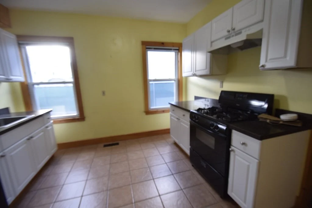 1 bed, 1 bath apartment for rent at 118 Charles St Unit 1, Waltham — photo 3 of 9