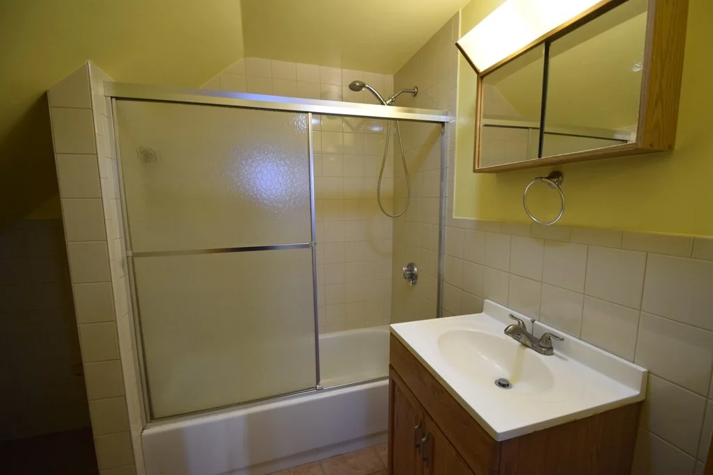 1 bed, 1 bath apartment for rent at 118 Charles St Unit 1, Waltham — photo 6 of 9