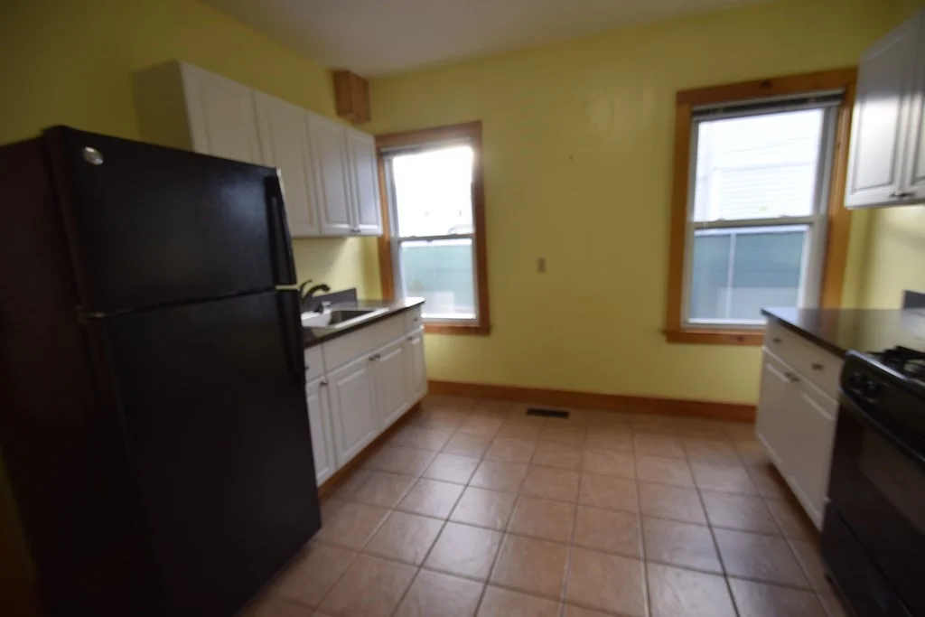 1 bed, 1 bath apartment for rent at 118 Charles St Unit 1, Waltham — photo 4 of 9