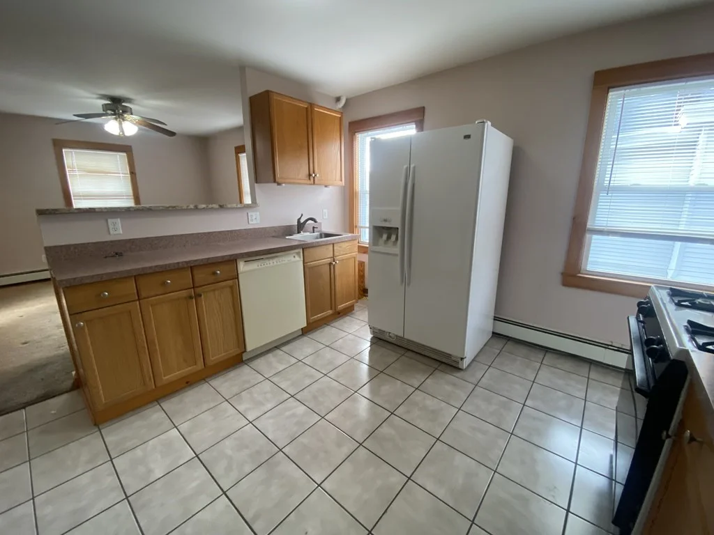 4 bed, 2 bath apartment for rent at 118 Charles St Unit 2, Waltham — photo 14 of 15
