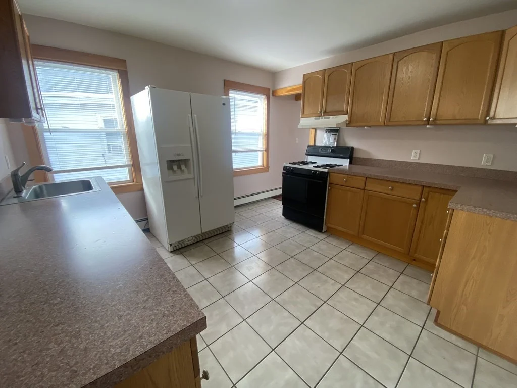 4 bed, 2 bath apartment for rent at 118 Charles St Unit 2, Waltham — photo 15 of 15
