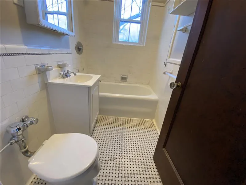 2 bed, 1 bath apartment for rent at 118 College Ave Unit 44, Tufts — photo 13 of 15