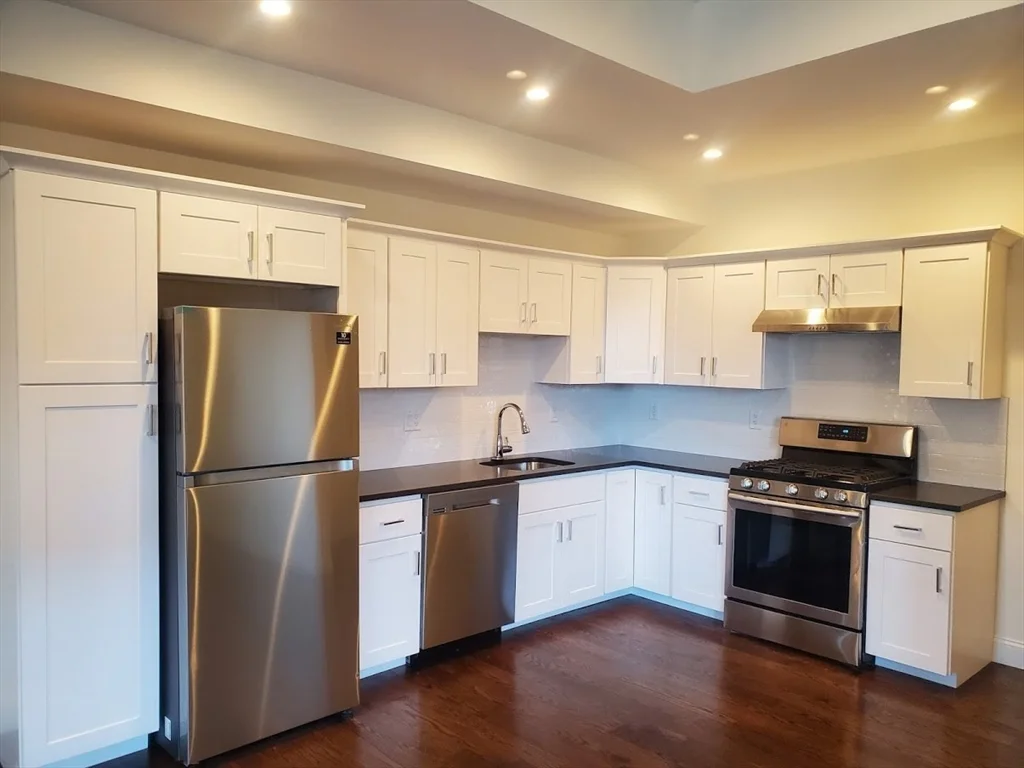 4 bed, 2 bath apartment for rent at 118 Dorchester St Unit 2, South Boston — photo 1 of 16