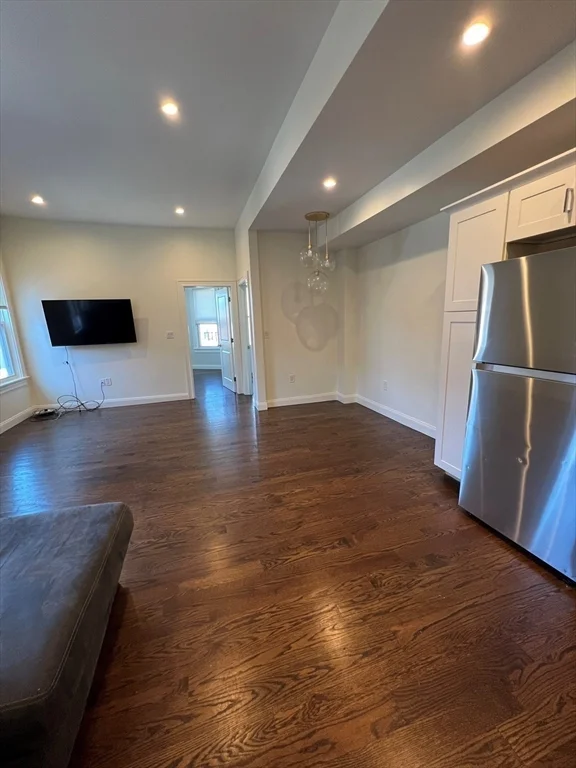 4 bed, 2 bath apartment for rent at 118 Dorchester St Unit 2, South Boston — photo 3 of 16