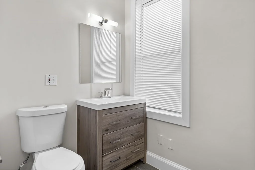 4 bed, 1 bath apartment for rent at 118 Dorchester St Unit 3, South Boston — photo 26 of 42