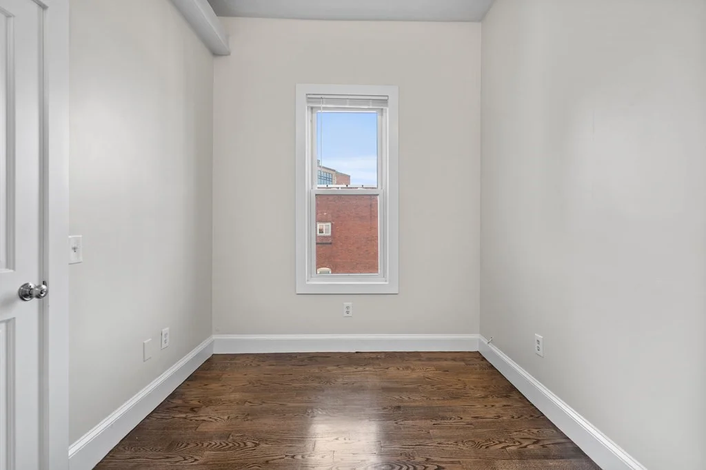 4 bed, 1 bath apartment for rent at 118 Dorchester St Unit 3, South Boston — photo 13 of 42