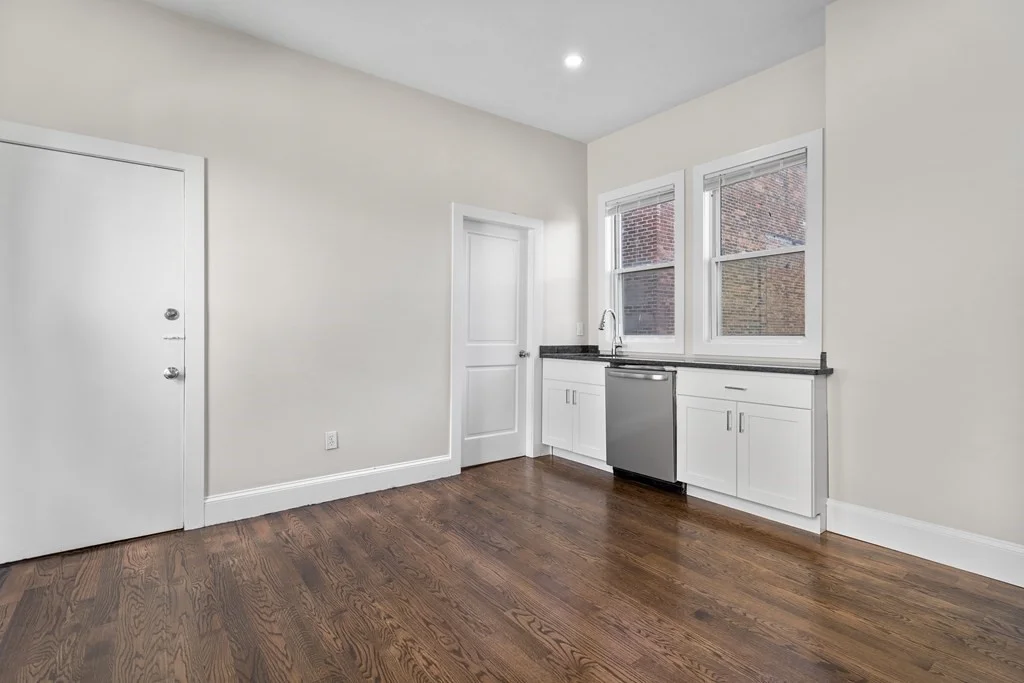 4 bed, 1 bath apartment for rent at 118 Dorchester St Unit 3, South Boston — photo 2 of 42