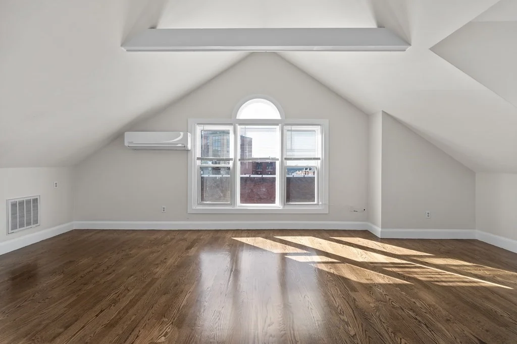 4 bed, 1 bath apartment for rent at 118 Dorchester St Unit 3, South Boston — photo 28 of 42
