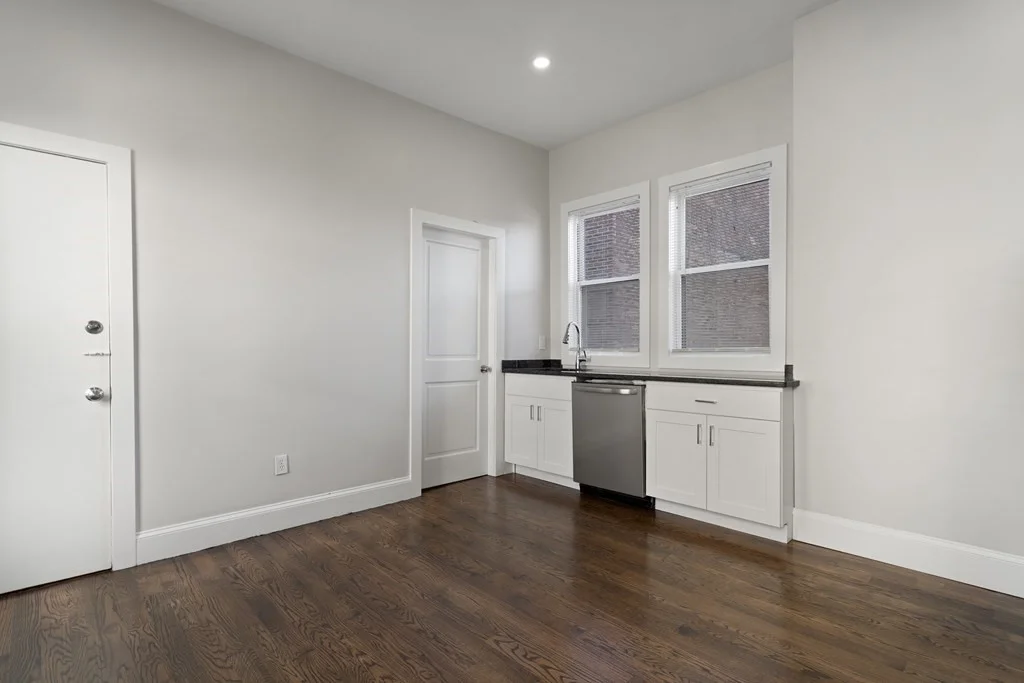 4 bed, 1 bath apartment for rent at 118 Dorchester St Unit 3, South Boston — photo 36 of 42