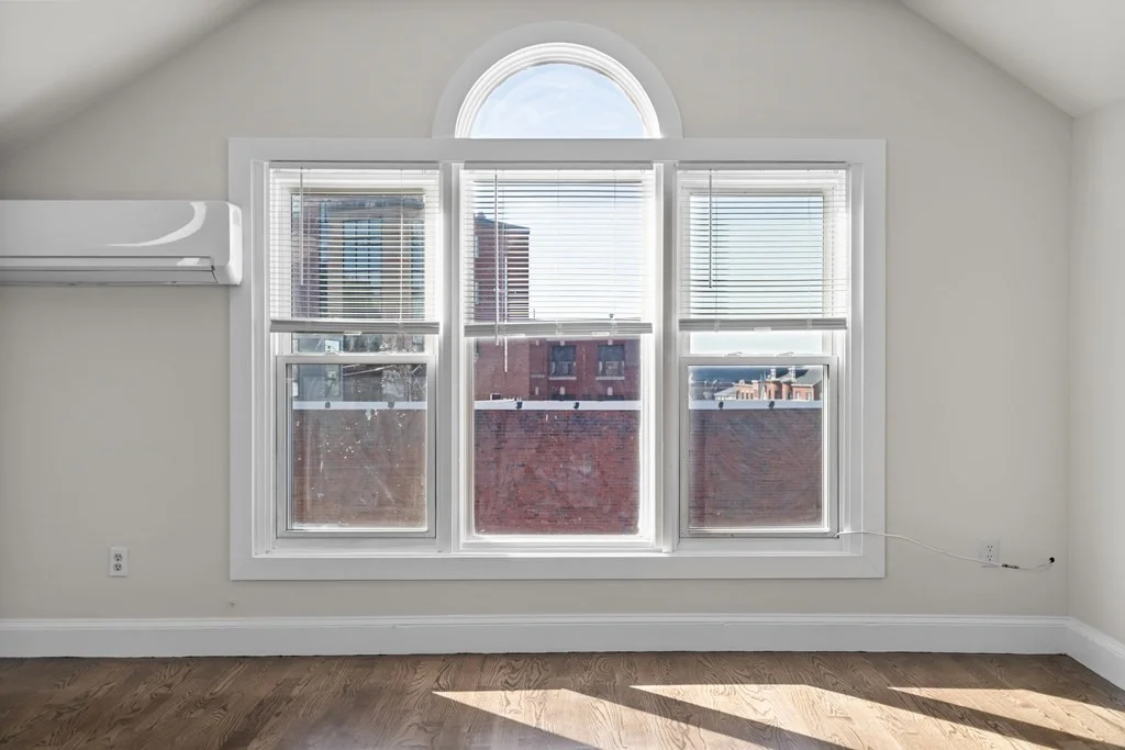 4 bed, 1 bath apartment for rent at 118 Dorchester St Unit 3, South Boston — photo 29 of 42