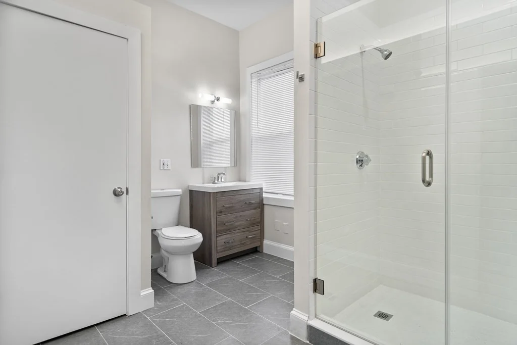 4 bed, 1 bath apartment for rent at 118 Dorchester St Unit 3, South Boston — photo 25 of 42