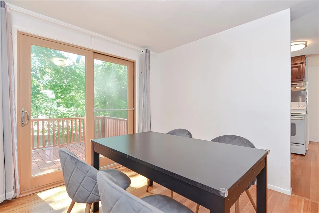 3 bed, 1 bath apartment for rent at 118 Edinboto Unit 118, Newtonville — photo 6 of 17