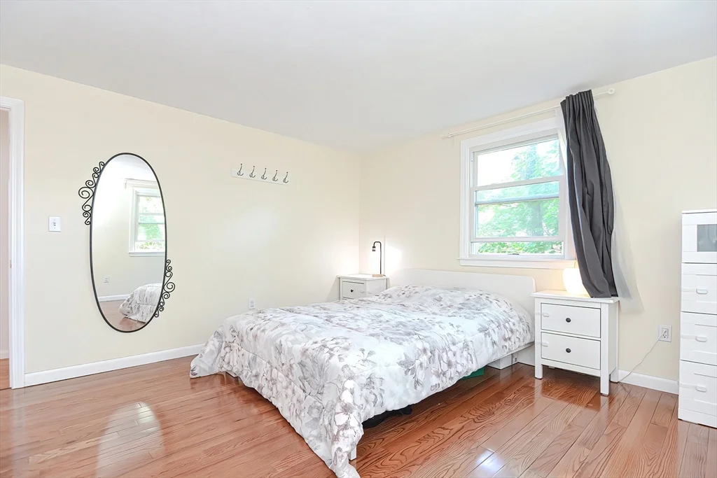 3 bed, 1 bath apartment for rent at 118 Edinboto Unit 118, Newtonville — photo 10 of 17