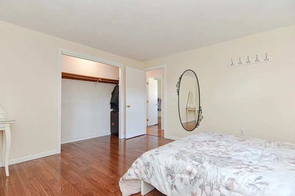 3 bed, 1 bath apartment for rent at 118 Edinboto Unit 118, Newtonville — photo 11 of 17
