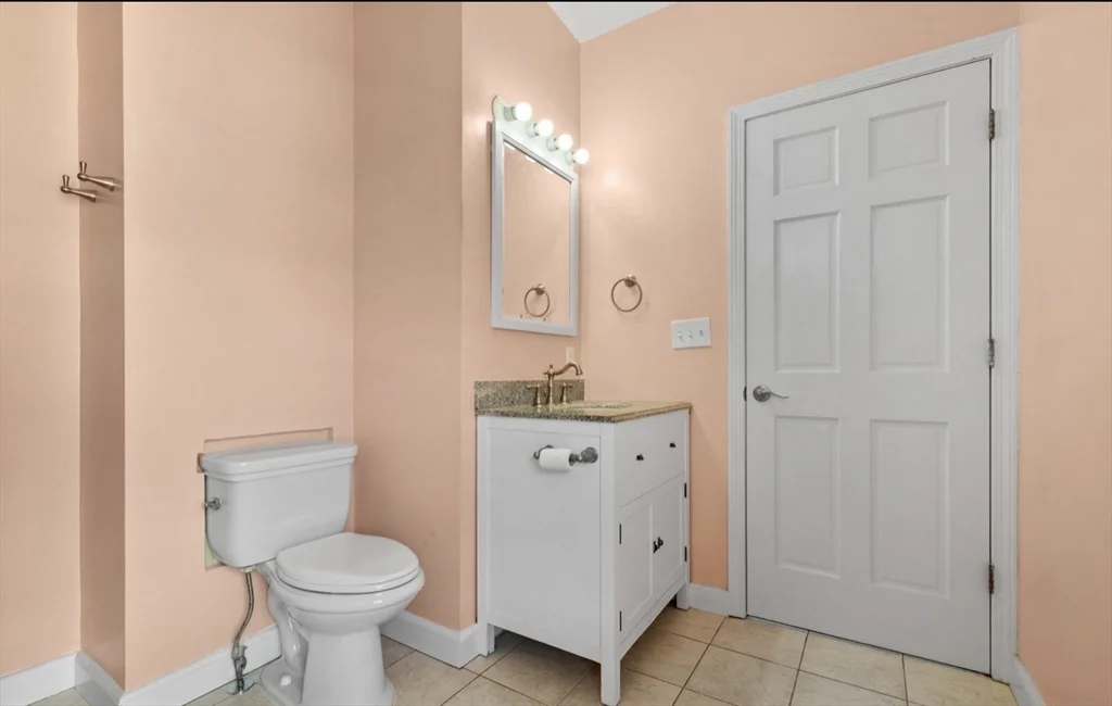 2 bed, 1 bath apartment for rent at 118 Elm St Unit 2, Marlborough — photo 3 of 13
