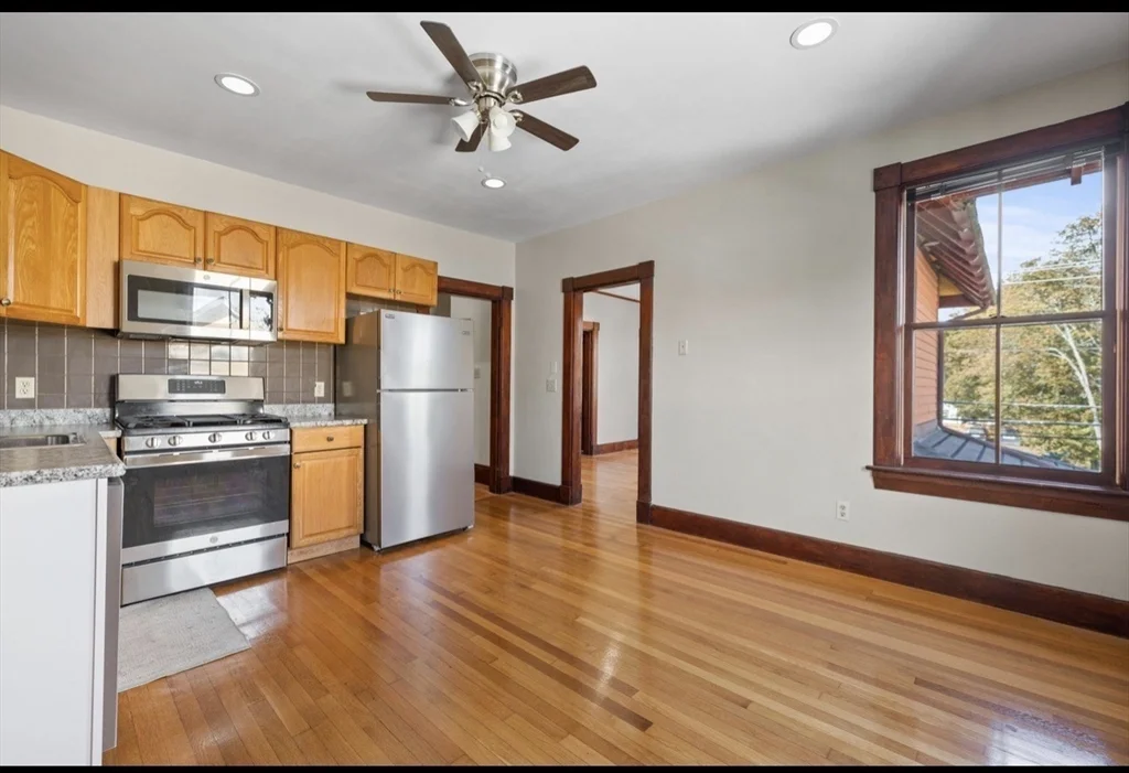 2 bed, 1 bath apartment for rent at 118 Elm St Unit 2, Marlborough — photo 4 of 13