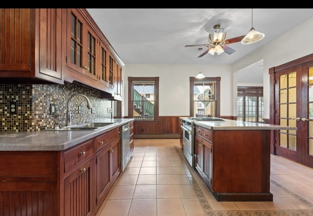 3 bed, 1 bath apartment for rent at 118 Elm Unit 1, Marlborough — photo 9 of 15