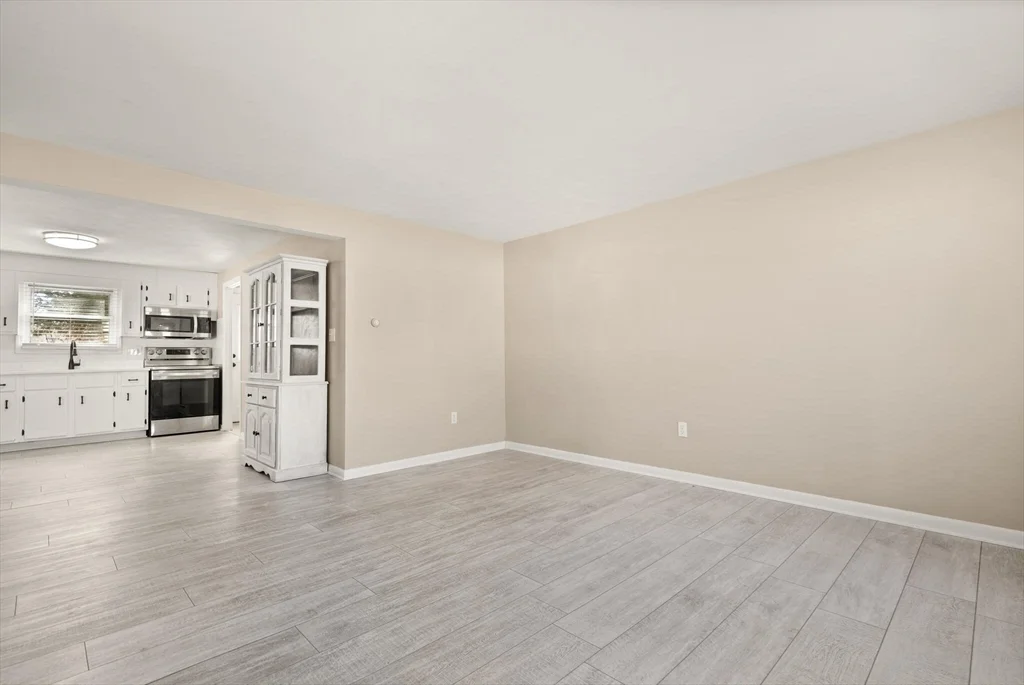 2 bed, 1 bath apartment for rent at 118 Everett St Unit 120, South Lawrence — photo 4 of 22