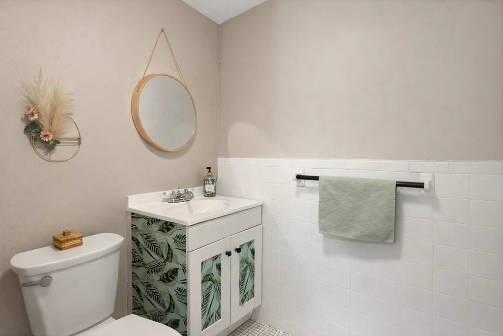 2 bed, 1 bath apartment for rent at 118 Everett St Unit 120, South Lawrence — photo 12 of 22