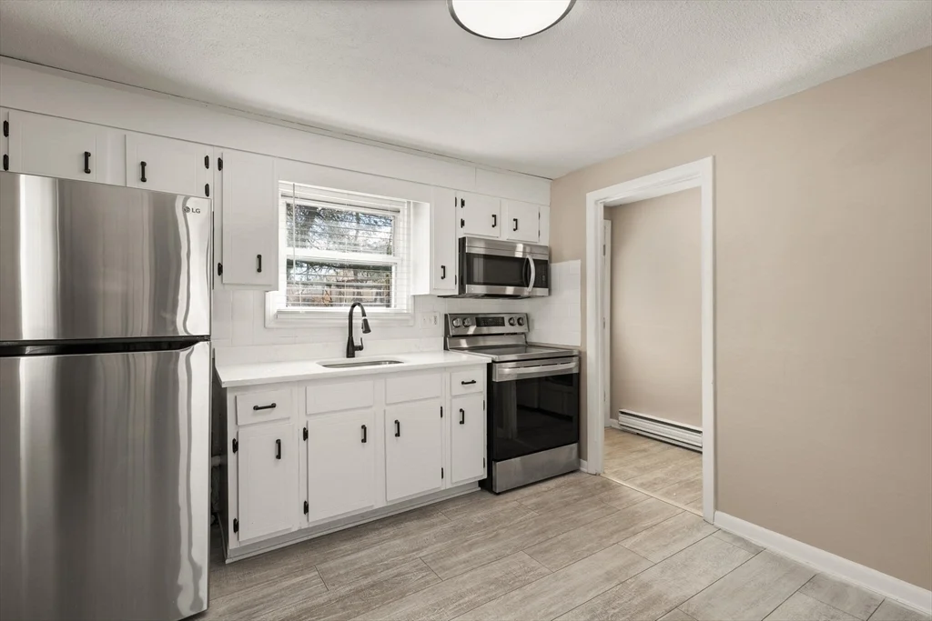 2 bed, 1 bath apartment for rent at 118 Everett St Unit 120, South Lawrence — photo 9 of 22