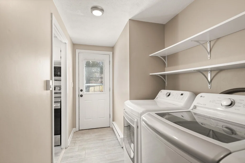 2 bed, 1 bath apartment for rent at 118 Everett St Unit 120, South Lawrence — photo 11 of 22