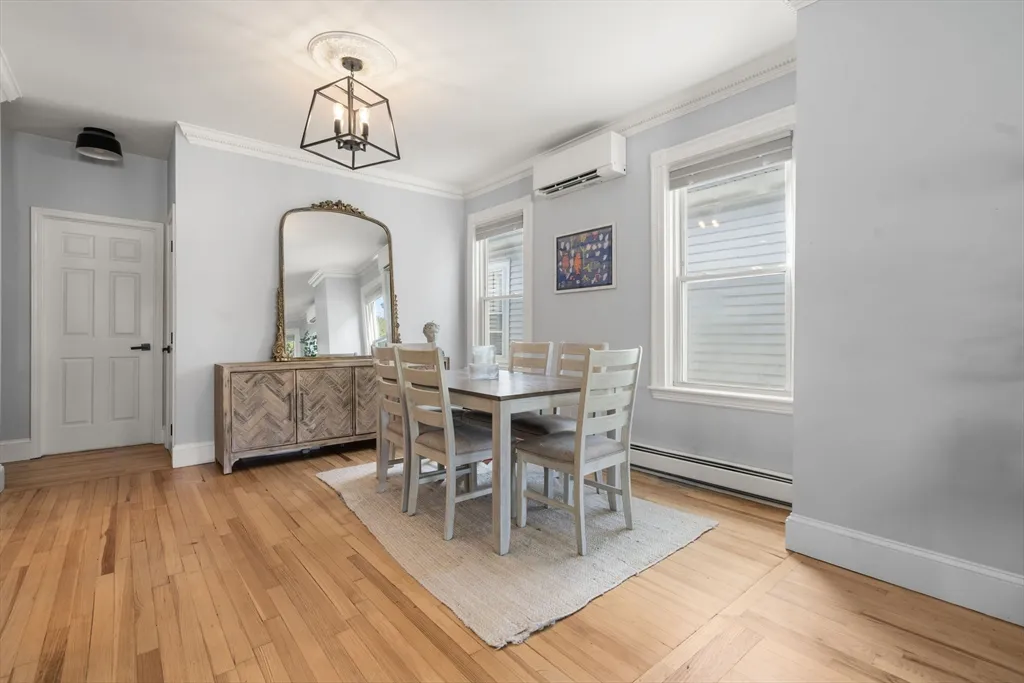 3 bed, 2 bath apartment for rent at 118 Franklin St Unit 3, Brookline Village — photo 4 of 17