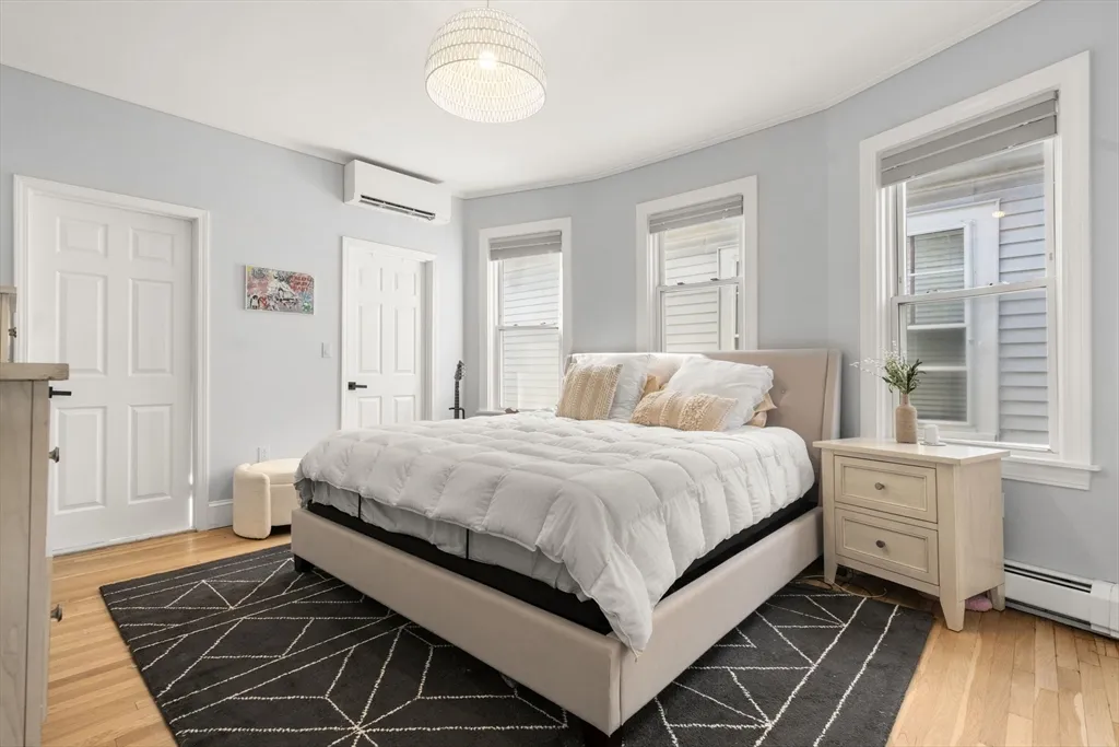 3 bed, 2 bath apartment for rent at 118 Franklin St Unit 3, Brookline Village — photo 6 of 17