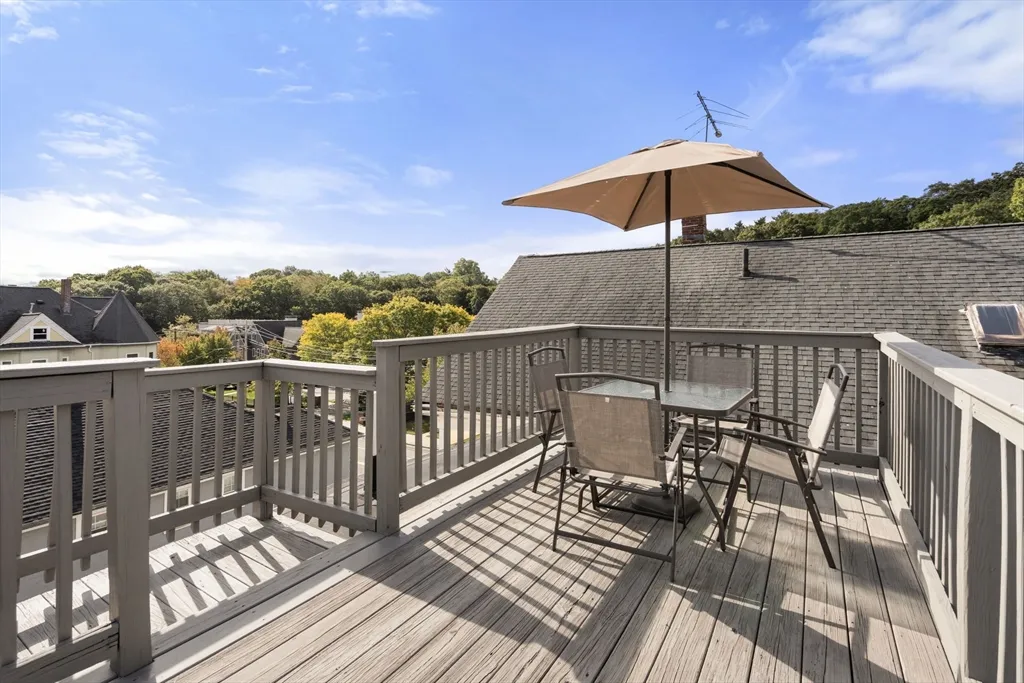 3 bed, 2 bath apartment for rent at 118 Franklin St Unit 3, Brookline Village — photo 14 of 17