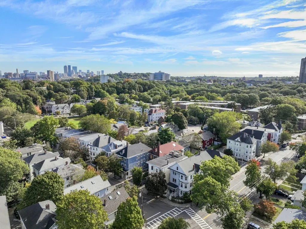 3 bed, 2 bath apartment for rent at 118 Franklin St Unit 3, Brookline Village — photo 16 of 17