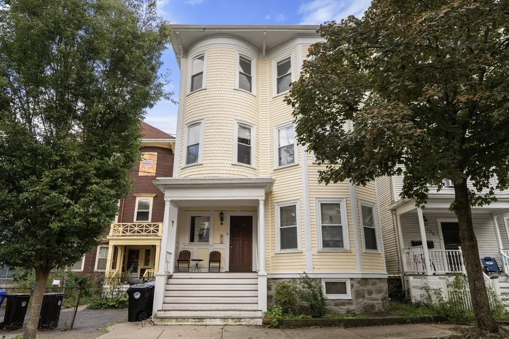 3 bed, 2 bath apartment for rent at 118 Franklin St Unit 3, Brookline Village — photo 17 of 17