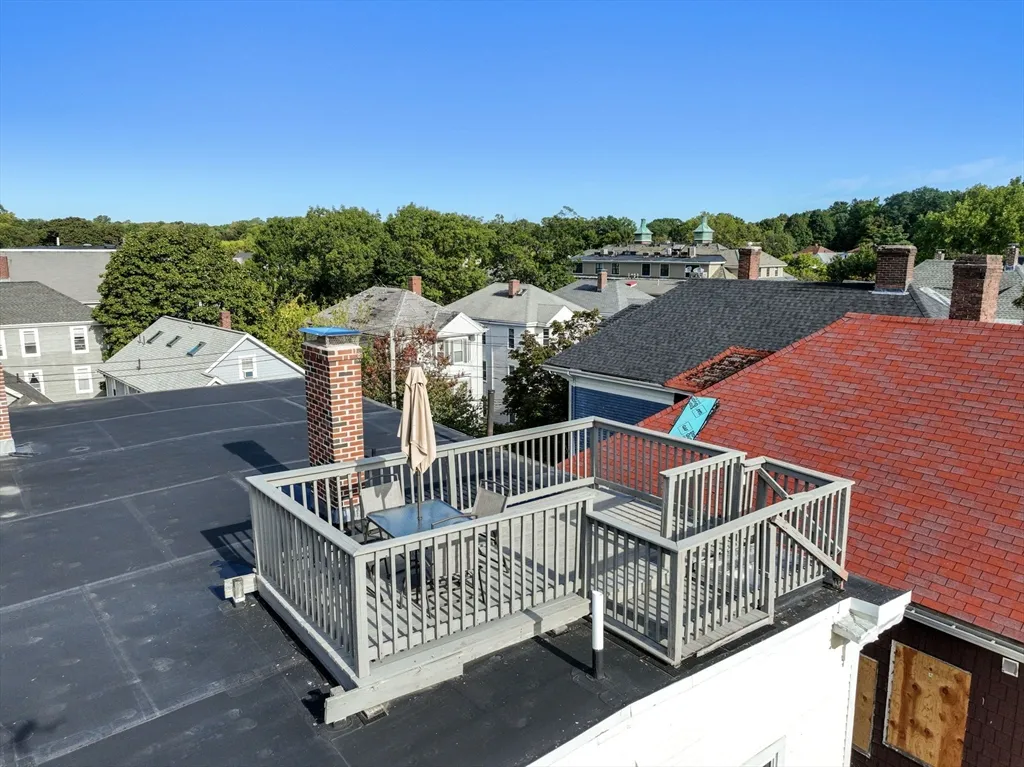 3 bed, 2 bath apartment for rent at 118 Franklin St Unit 3, Brookline Village — photo 15 of 17