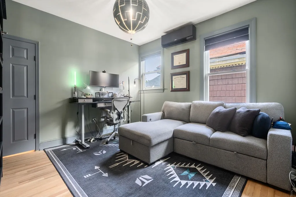 3 bed, 2 bath apartment for rent at 118 Franklin St Unit 3, Brookline Village — photo 11 of 17