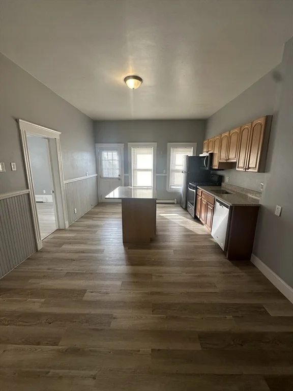 2 bed, 1 bath apartment for rent at 118 Gladstone St Unit B, East Boston — photo 4 of 16