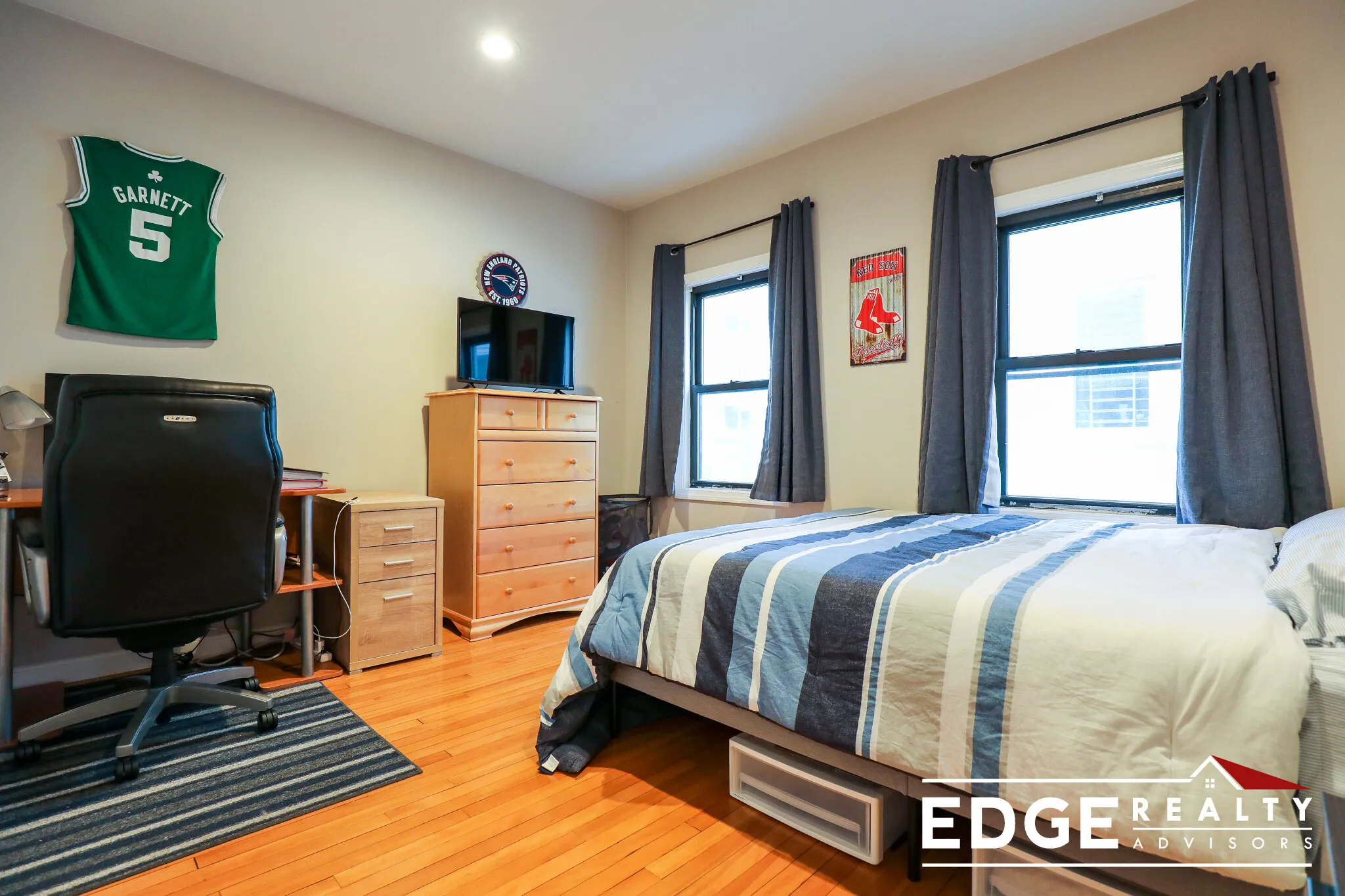 4 bed, 2 bath apartment for rent at 118 Glenville Ave Unit 1, Allston — photo 10 of 16