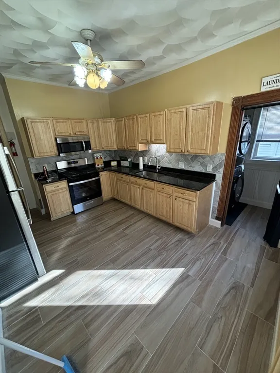 3 bed, 1 bath apartment for rent at 118 Harrishof St Unit 2, Dorchester — photo 12 of 14