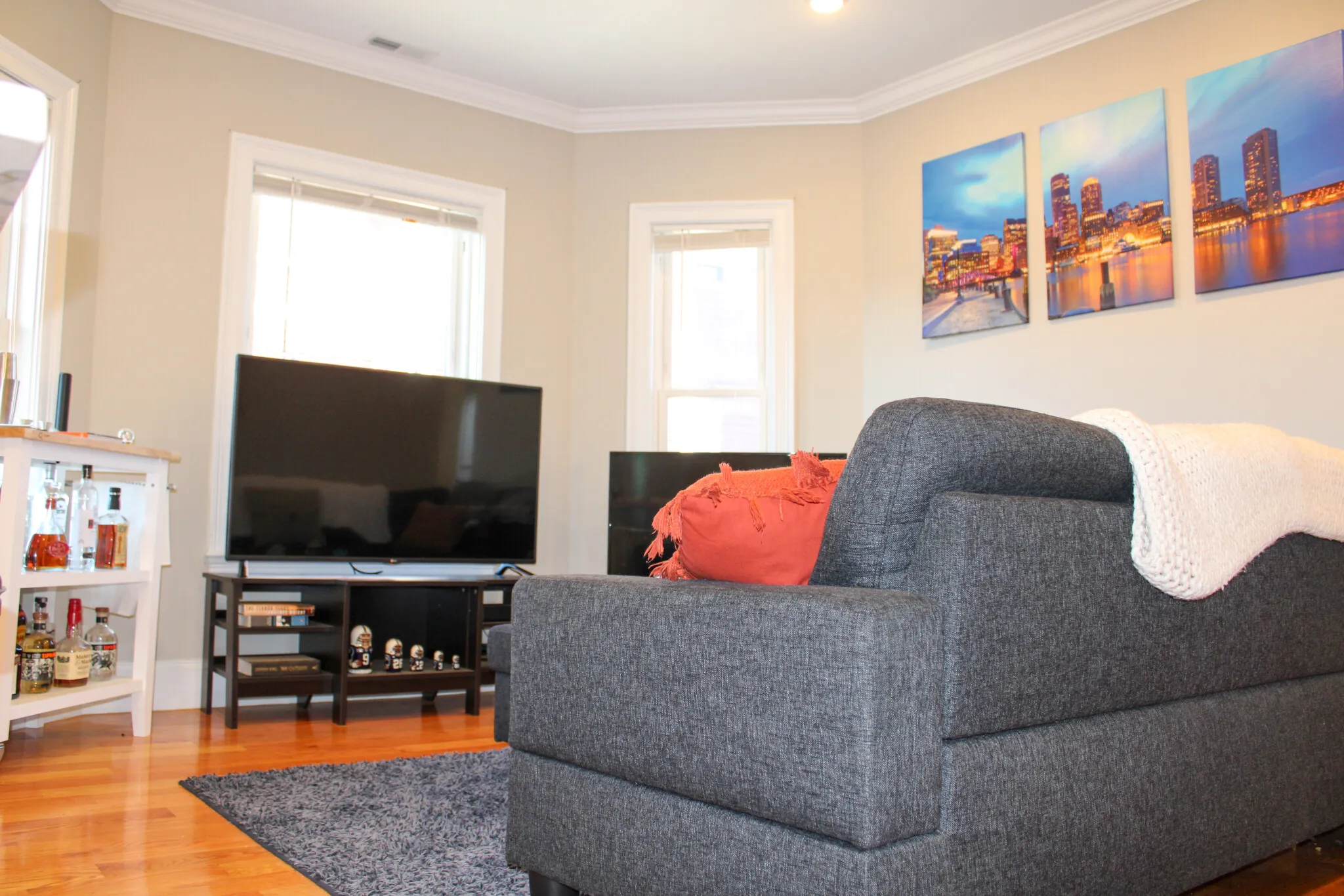 4 bed, 2 bath apartment for rent at 118 Holland St Unit 2R, Davis Square — photo 5 of 22