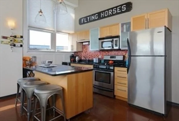 2 bed, 2 bath apartment for rent at 118 Holmes St Unit 401, North Quincy — photo 2 of 9