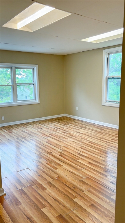 3 bed, 1 bath apartment for rent at 118 Maple St Unit 2, Fall River — photo 3 of 20