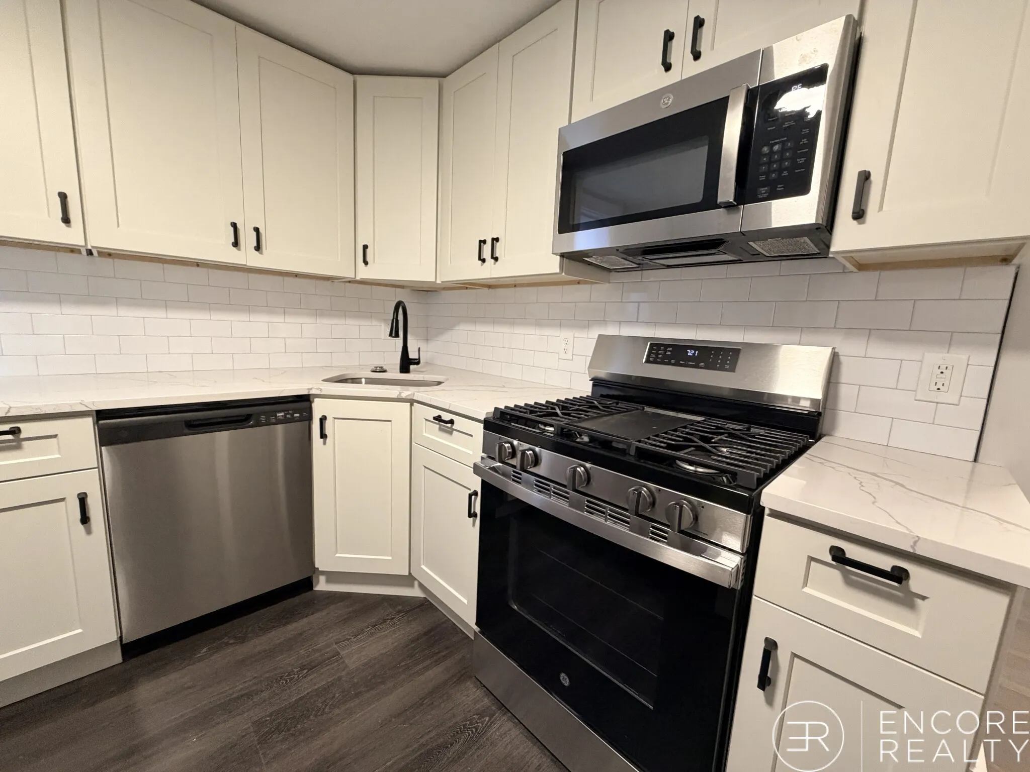 3.5 bed, 1 bath apartment for rent at 118 Marginal St Unit 2W, East Boston — photo 17 of 42