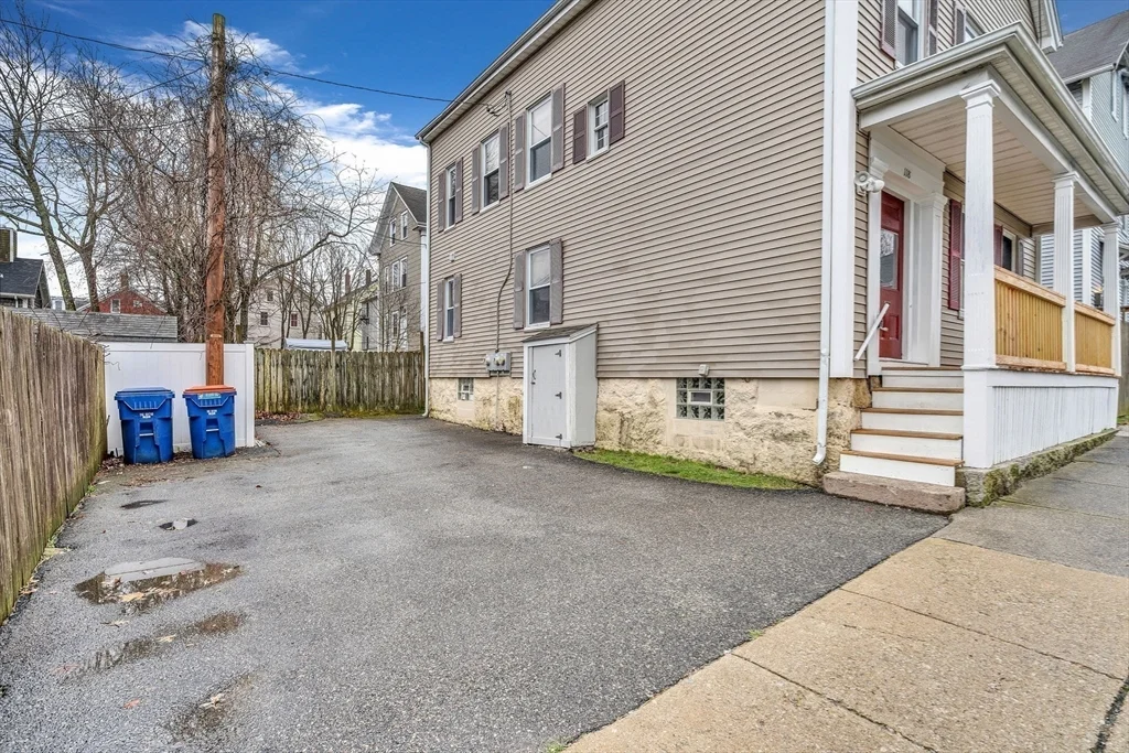 2 bed, 1 bath apartment for rent at 118 Maxfield St Unit 1, New Bedford — photo 10 of 11