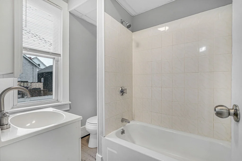2 bed, 1 bath apartment for rent at 118 Maxfield St Unit 1, New Bedford — photo 9 of 11