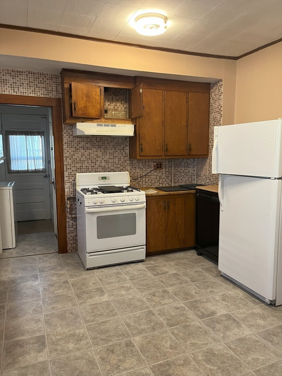 2 bed, 1 bath apartment for rent at 118 Milton Unit 118, Arlington — photo 6 of 12
