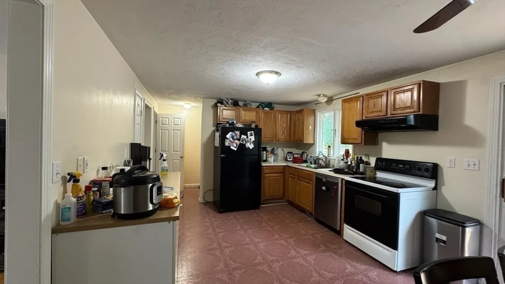 3 bed, 1.5 bath apartment for rent at 118 Montclair Ave Unit 1, Piety Corner Historic District — photo 9 of 36