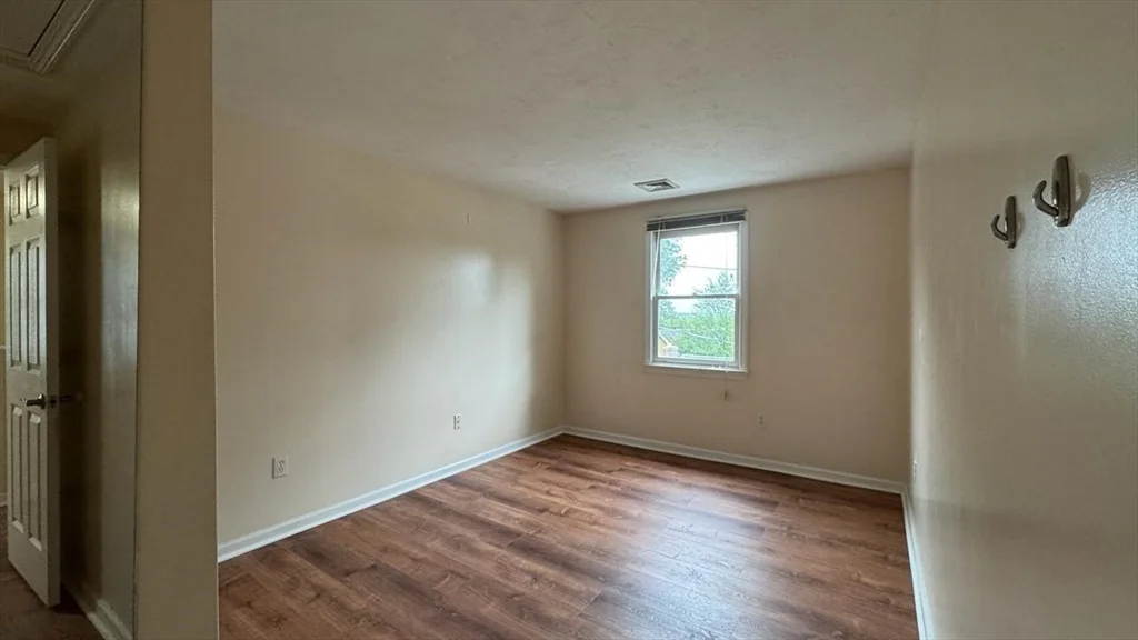 3 bed, 1.5 bath apartment for rent at 118 Montclair Ave Unit 1, Piety Corner Historic District — photo 24 of 36