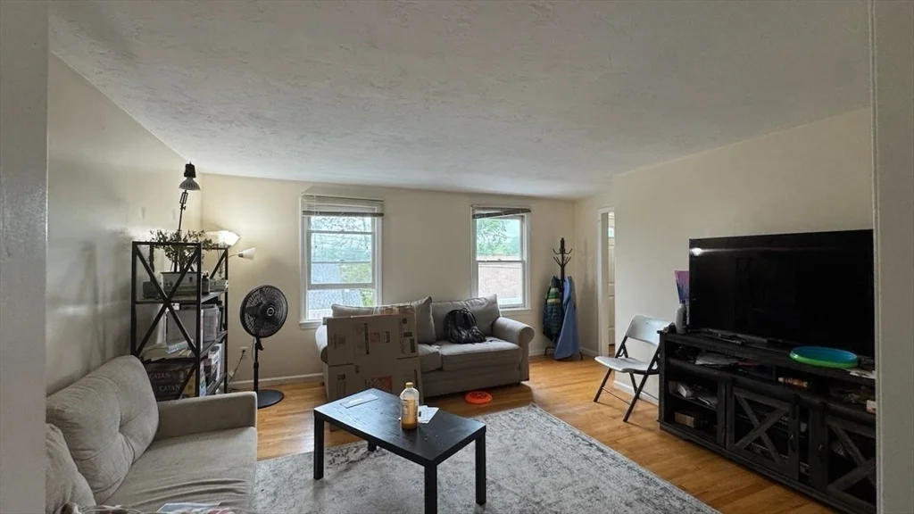3 bed, 1.5 bath apartment for rent at 118 Montclair Ave Unit 1, Piety Corner Historic District — photo 6 of 36
