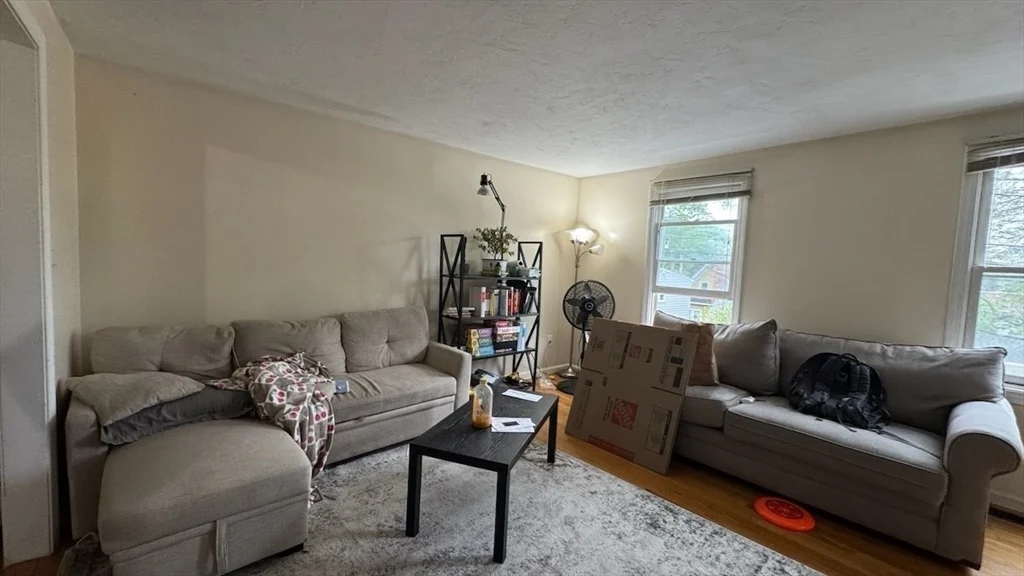 3 bed, 1.5 bath apartment for rent at 118 Montclair Ave Unit 1, Piety Corner Historic District — photo 7 of 36
