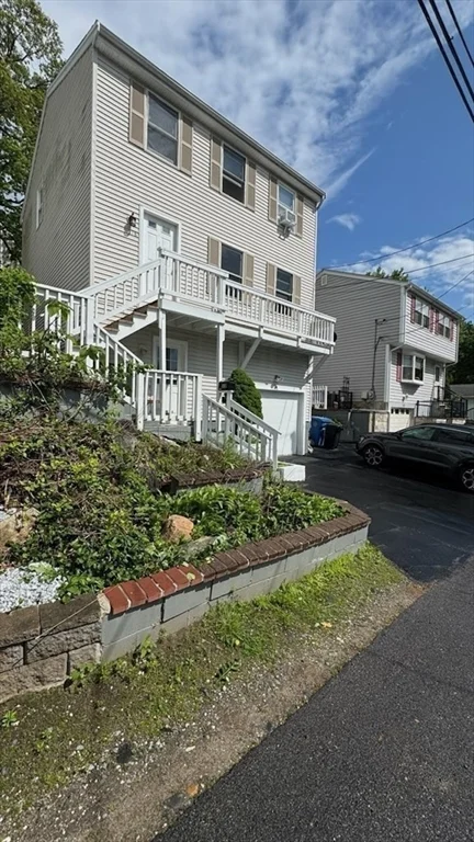 3 bed, 1.5 bath apartment for rent at 118 Montclair Ave Unit 1, Piety Corner Historic District — photo 2 of 36