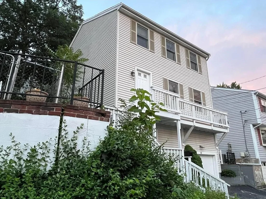 3 bed, 1.5 bath apartment for rent at 118 Montclair Ave Unit 1, Piety Corner Historic District — photo 3 of 36