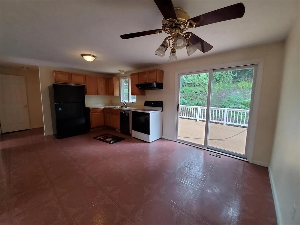 3 bed, 1 bath apartment for rent at 118 Montclair Ave Unit SF, Waltham — photo 5 of 26